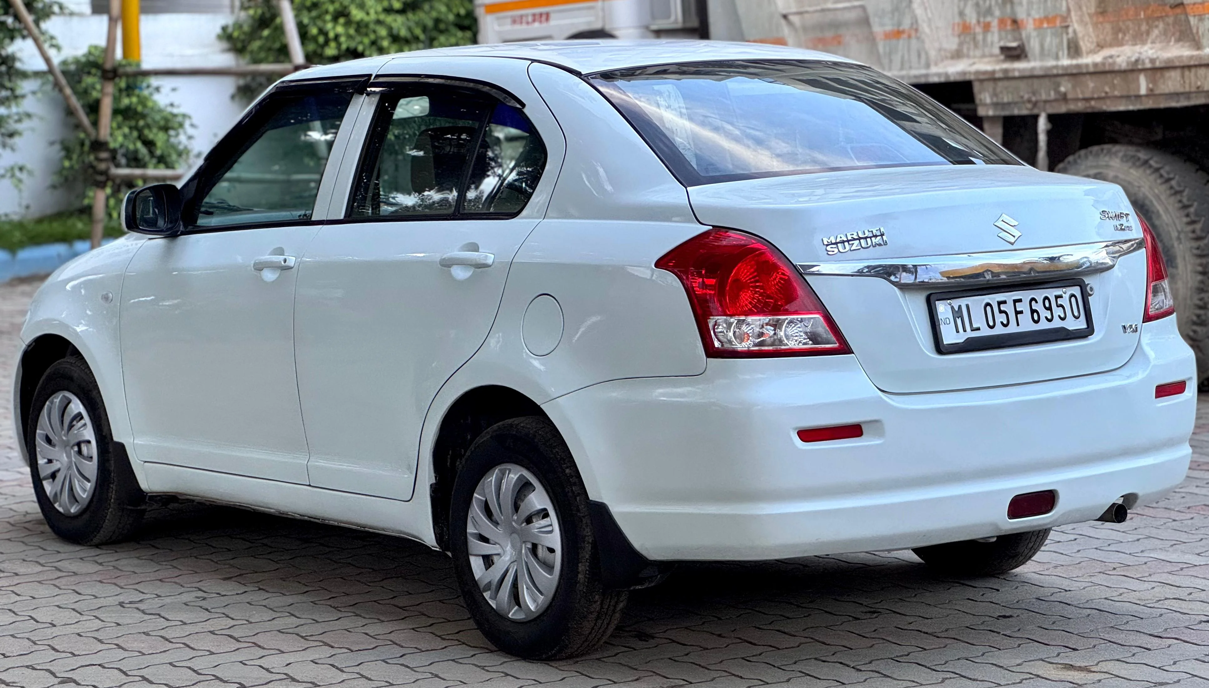 Maruti Suzuki Dezire - Thumbnail 11